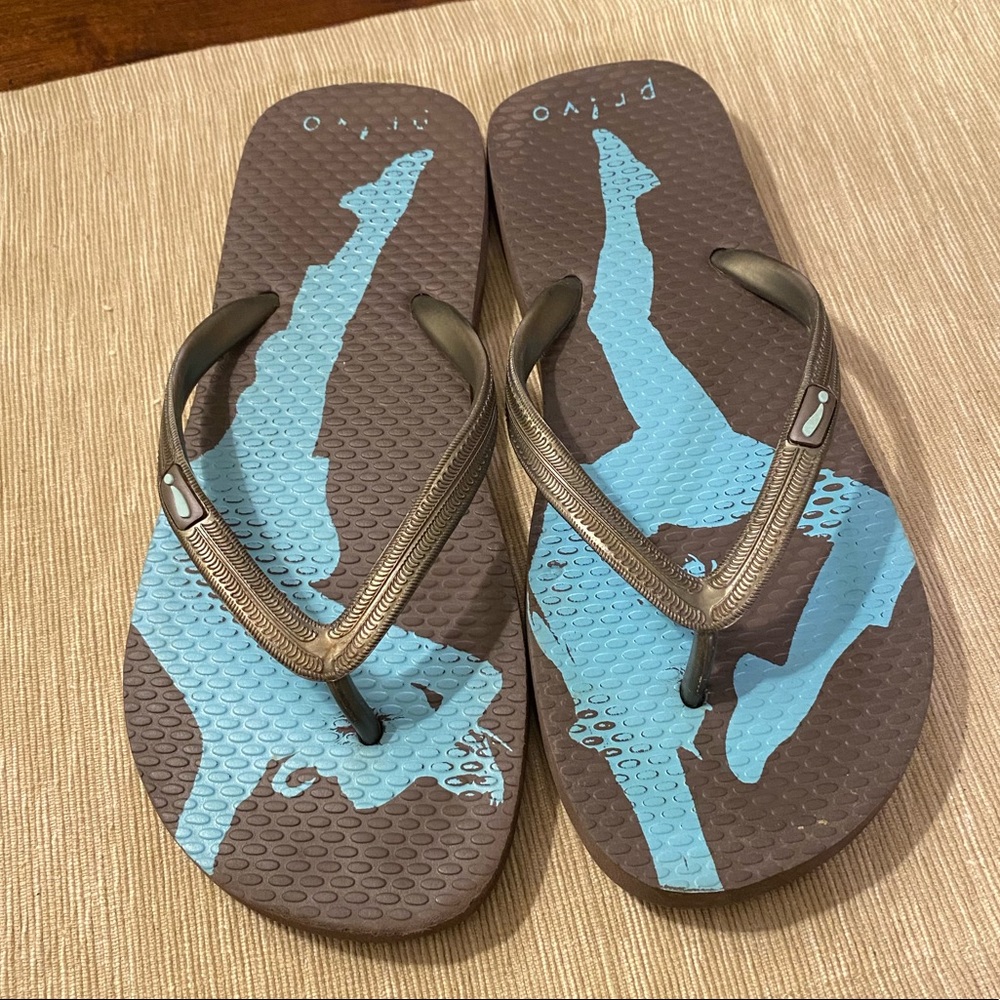 Clarks Pr!vo Flip Flops